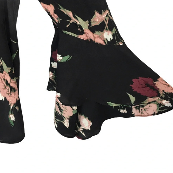 WS168 Vince Camuto Floral Flare Sleeve Blouse M - Picture 3 of 6